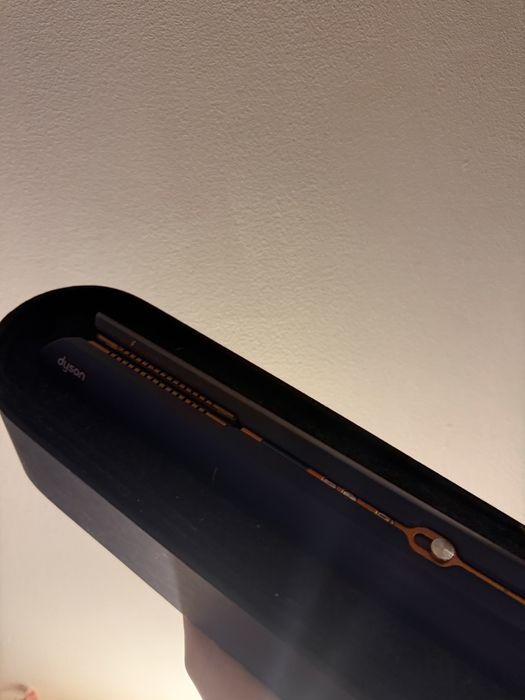 Преса за коса - Dyson