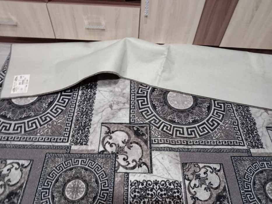 Продам палас 230 на 230