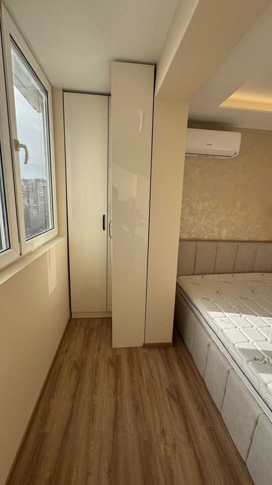 Продава се Двустаен апартамент в София, Красно село - 50 кв.м за 2018 €/кв.м - Снимка #9