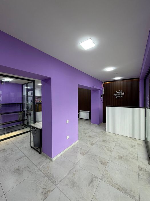 Boz bozor birimchi liniya 57m2 yaxshi remont tayor bizsen arendator bo
