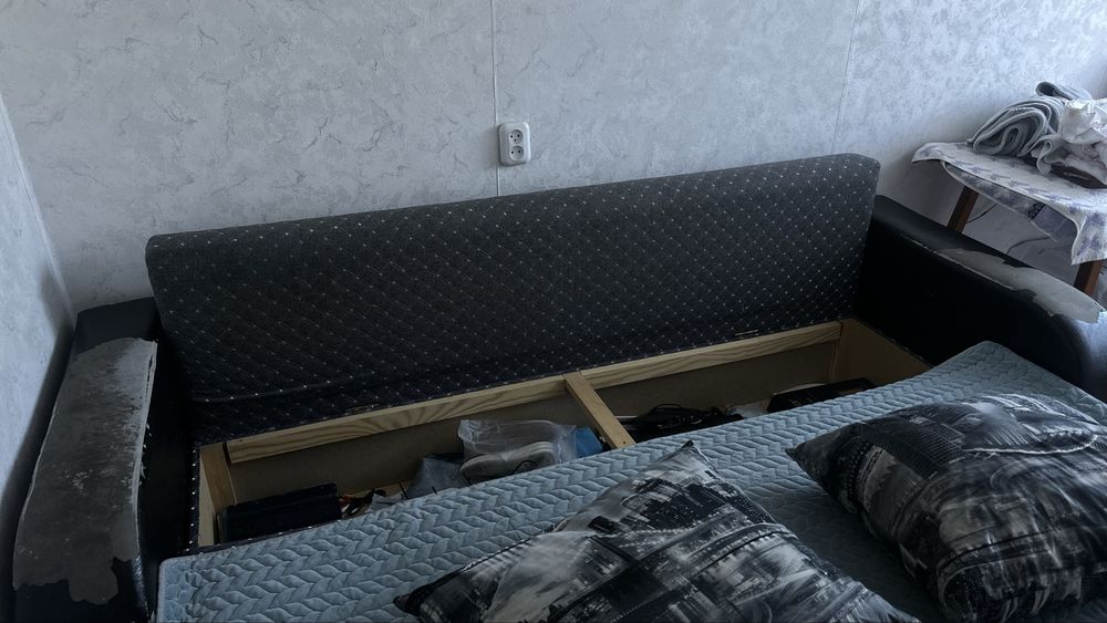 Диван недорого продам