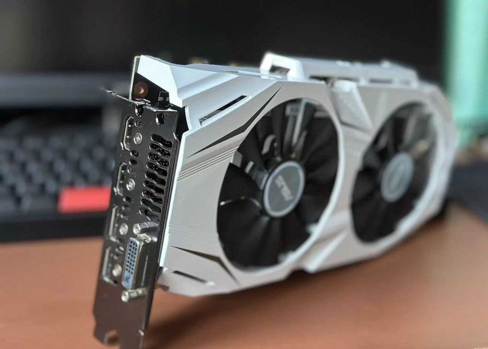 Видеокарта Asus 1070 8gb