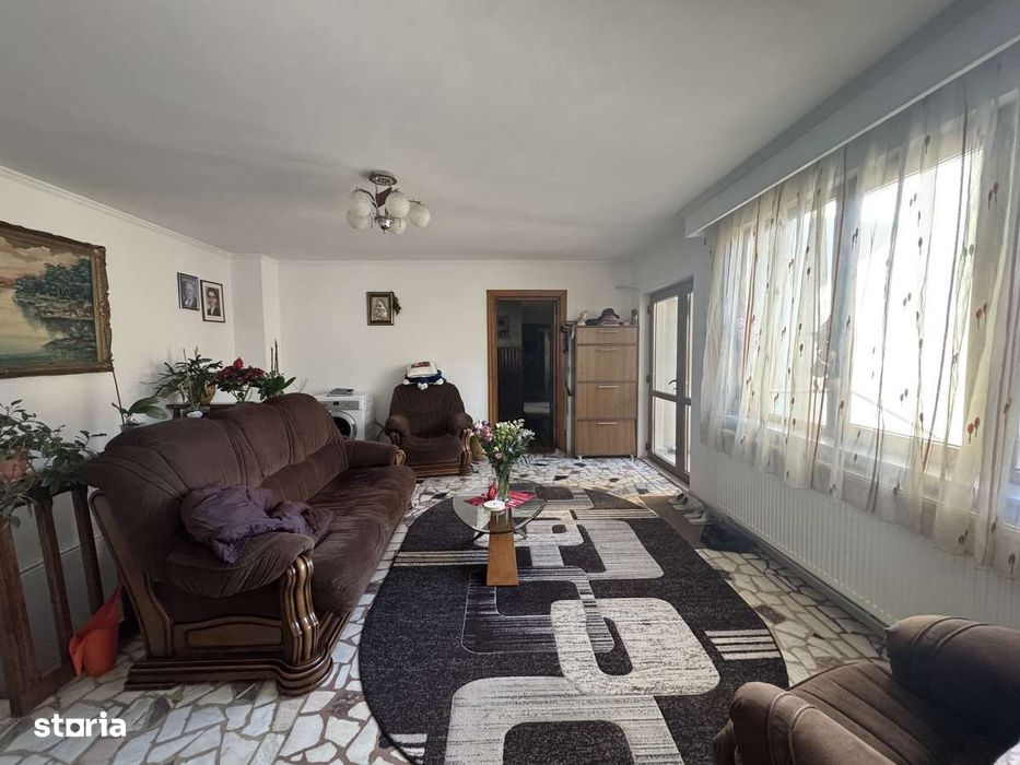 Casă 9 camere Stefanesti