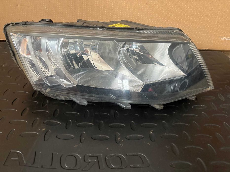 Десен фар за Шкода Октавия 3 / Skoda octavia III 2013 - 2017