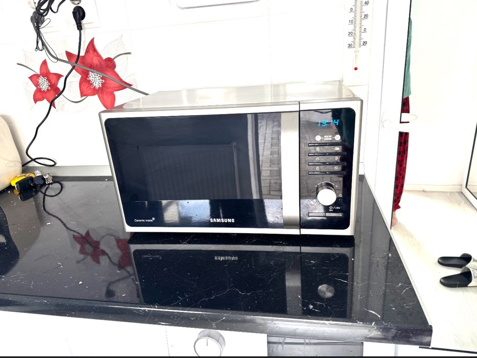Cuptor microunde Samsung
