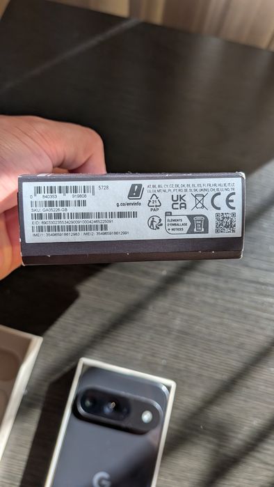 Vând Google Pixel 9