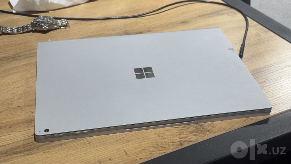 Microsoft surface book 2