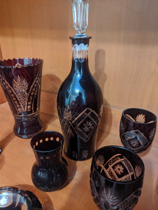 Set cristal roșu rubin format din 12 piese