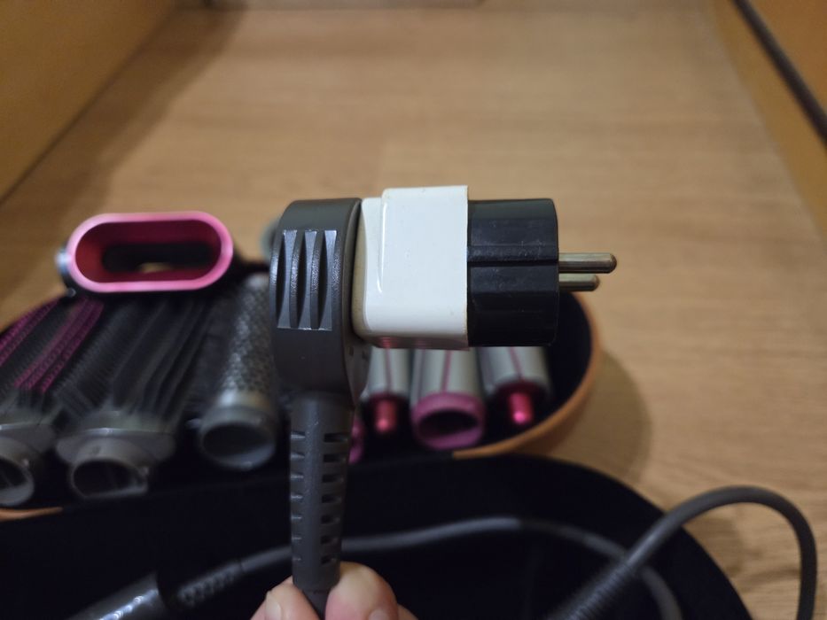 Dyson Airwrap Complete  чисто НОВ сешоар/ маша/ четка