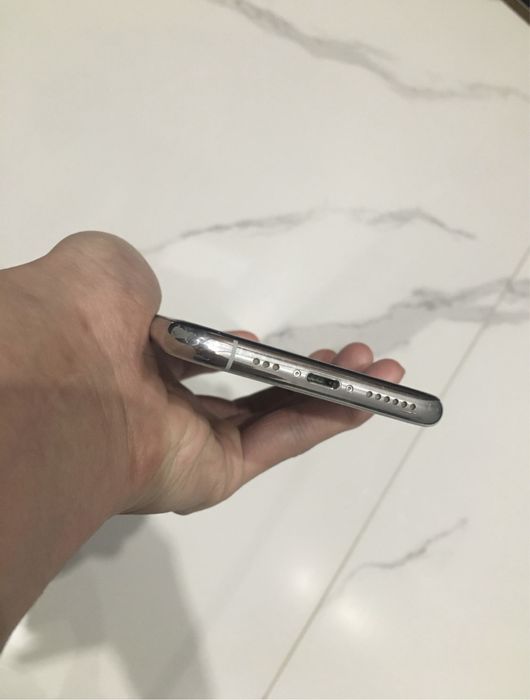 Айфон 11 про продам