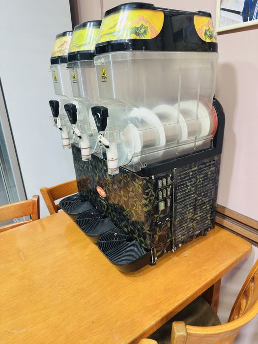 Продавам скрежина GBG италия 3 по 10 литра