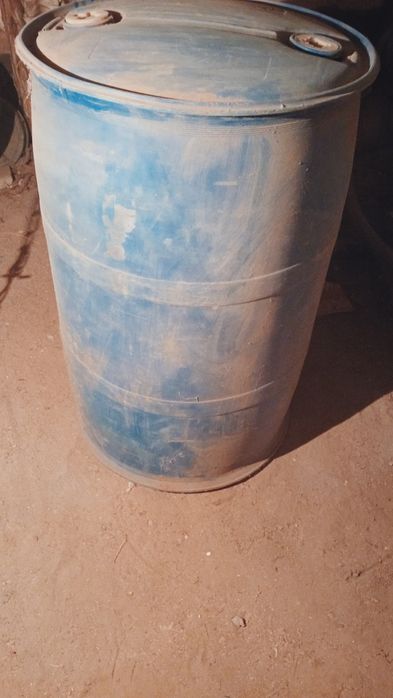 Продам 200л бочку