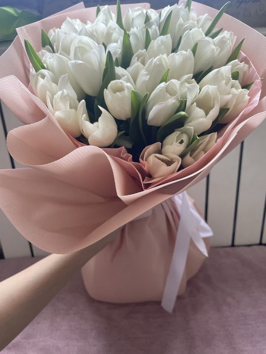 4 гүл. 2 үлкен 2 кішкентай. Үлкендер 8мың кішілер 5мың