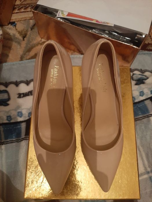 Качество отличное. Одевали один раз.