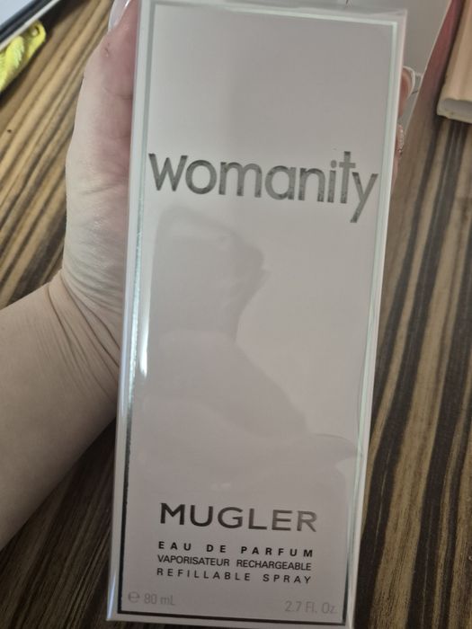 Womanity Mugler нов