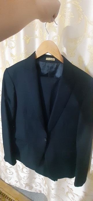 продам костюм размер 46