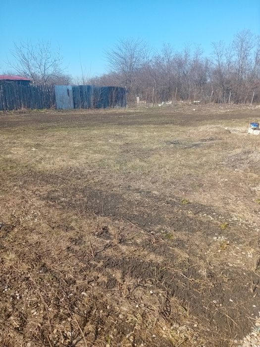 Vând teren intravilan