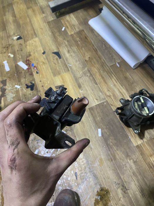 Запчасти на м103 мерседес