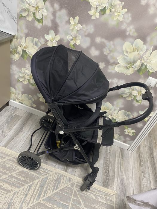 Коляска детская черная