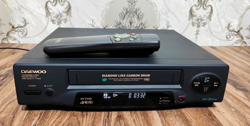 Видеомагнитофон янгиси