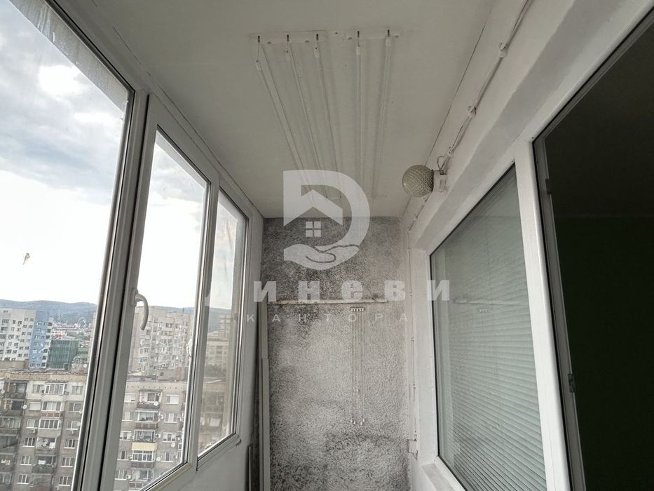 Продава се Двустаен апартамент в Стара Загора, Център - 52 кв.м за 1250 €/кв.м - Снимка #3