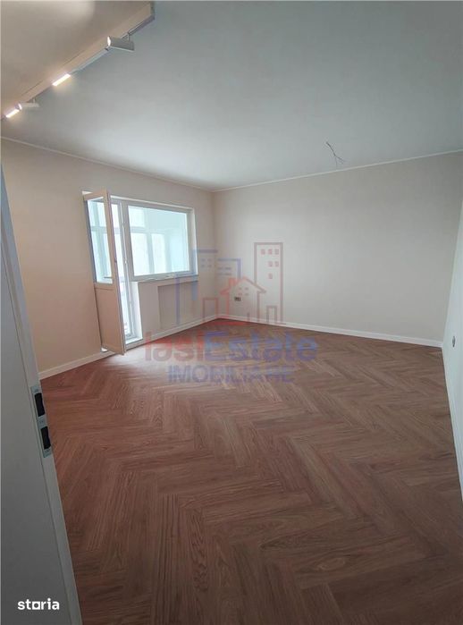 Ocazie - Copou - Parc - Apartament 4 camere cu garaj si boxa