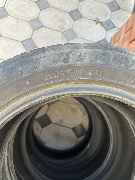 Комплект летних шин 255/50 R20