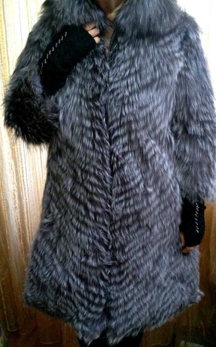Продам женскую шубу