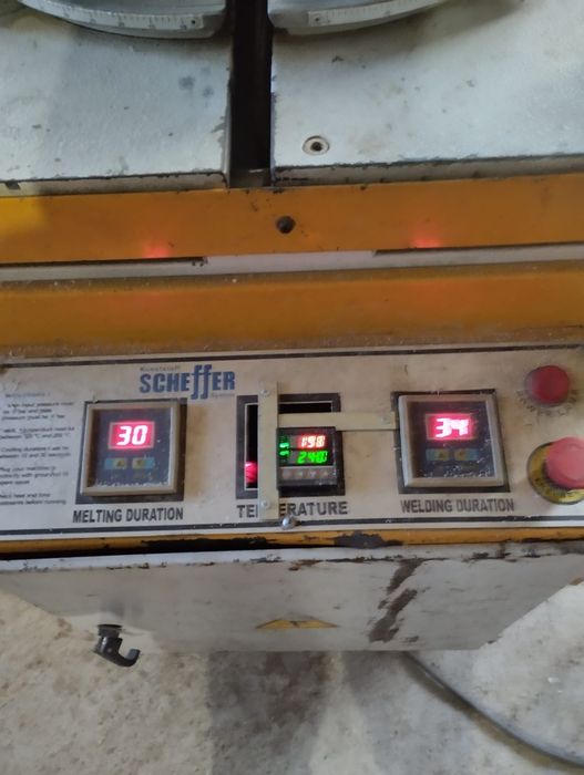 Vând mașină de lipit PVC