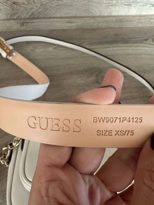 Дамска чанта и колан Guess Noelle