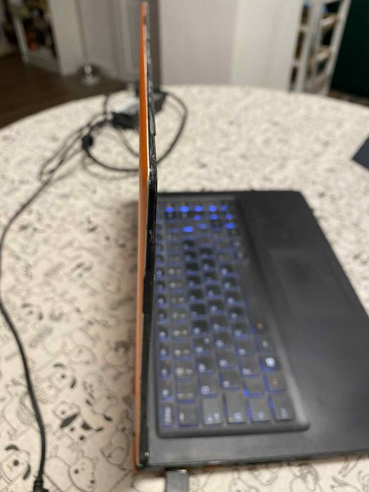 лаптоп Lenovo Yoga 2