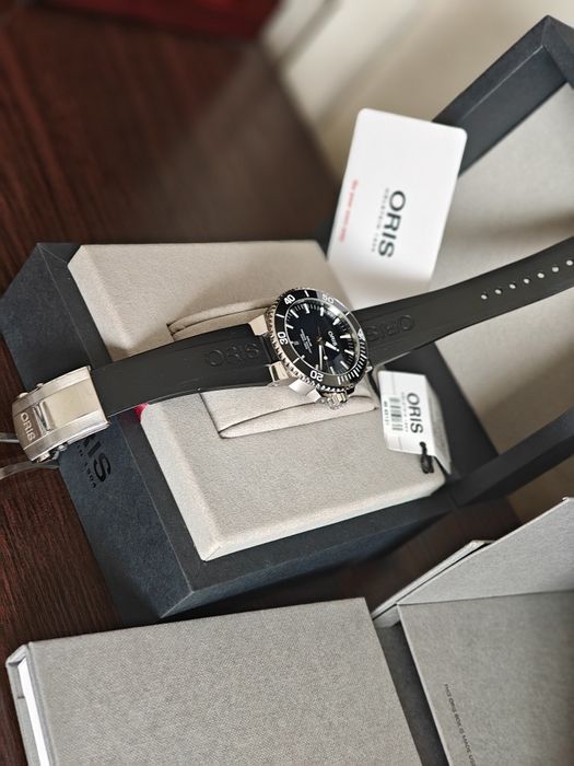 Швейцарские часы ORIS AQUIS DATE,