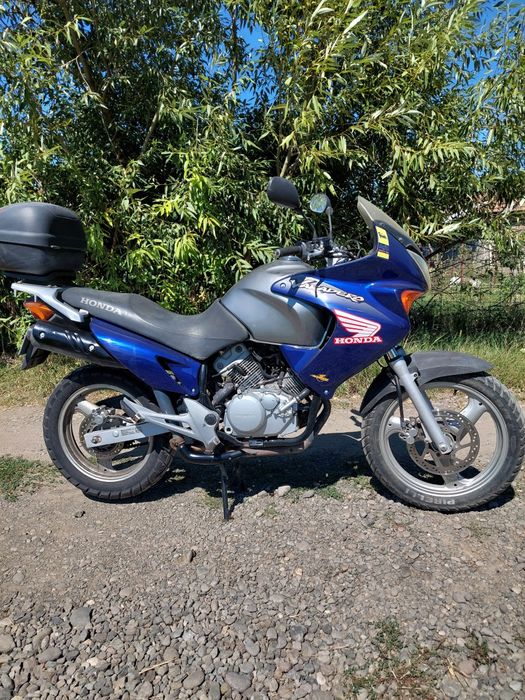 Honda Varadero XL  125 categoria A1