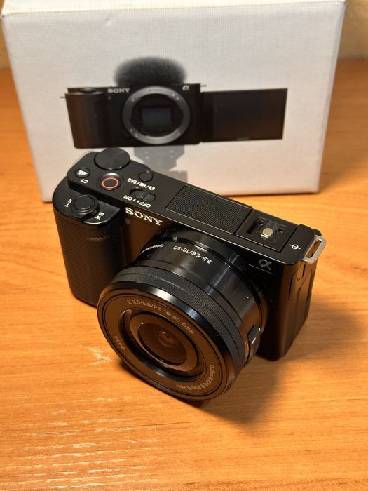 Sony zv-e10 с объективом 16-50
