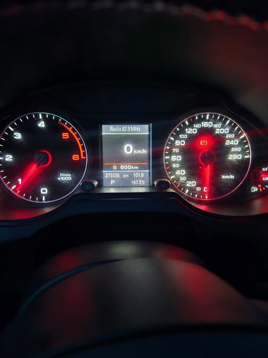 Vând Audi Q5 S Line 2012