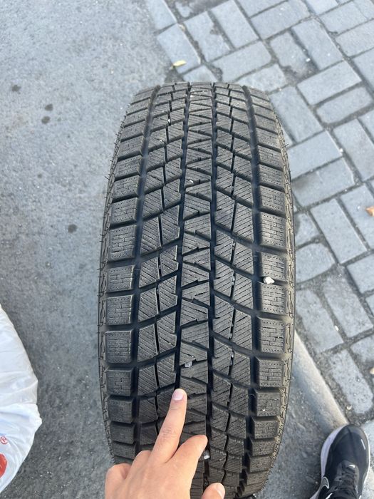 Продам буу зимние шины. Липучка.