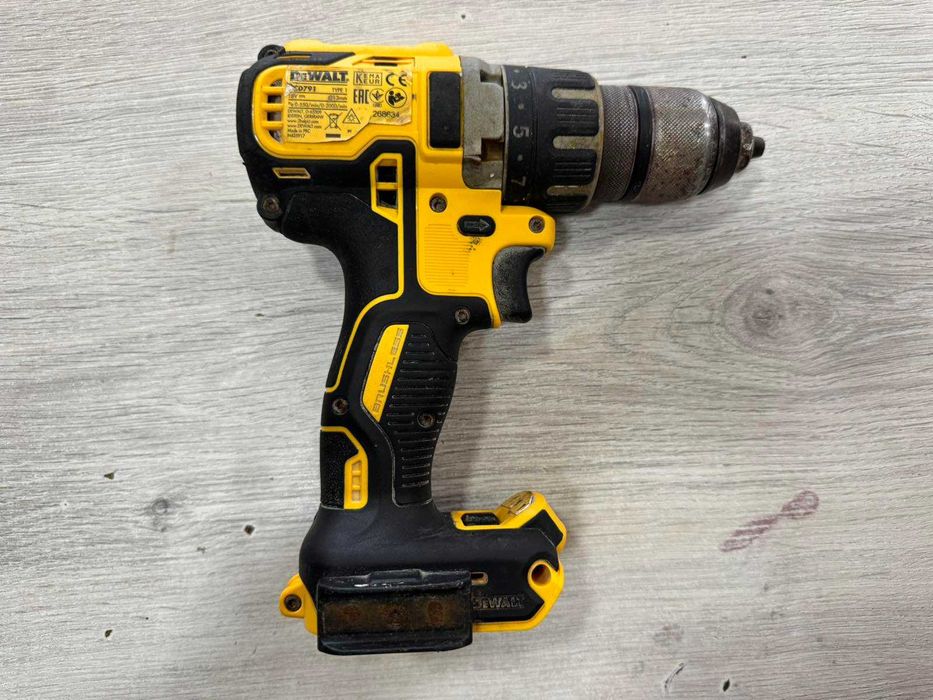 Акумулаторен винтоверт DEWALT DCD791 + 1 бр. батерия 18v 1.5 Ah