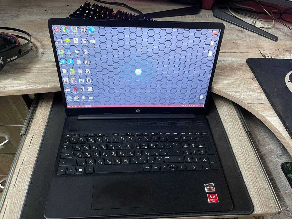 Ноутбук HP 15s-eq0049ur в отличном состоянии