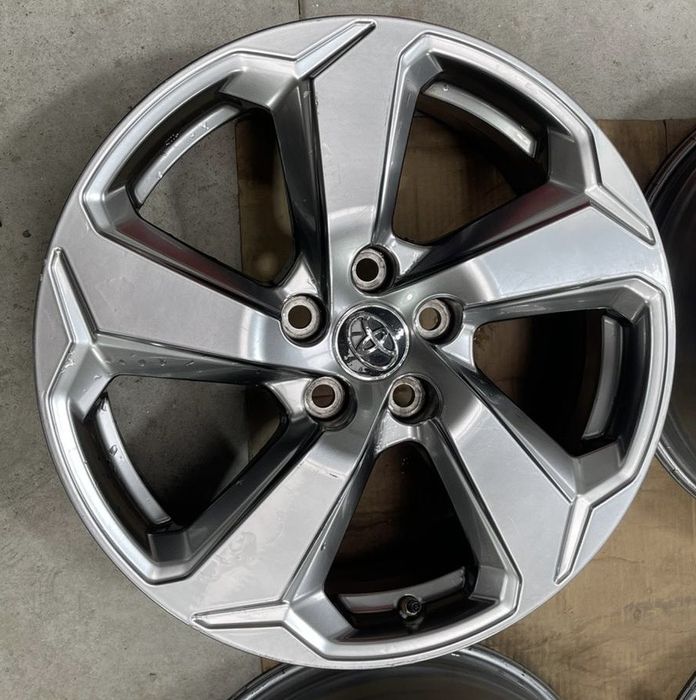 Jante Toyota RAV4 18