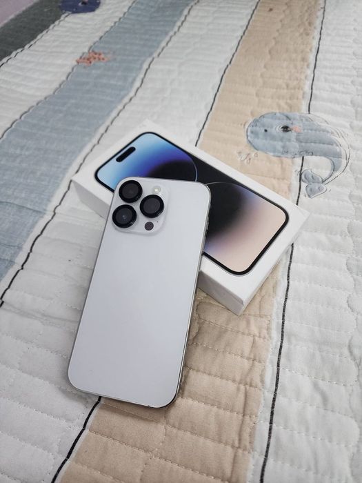 Продам 14 pro с приятными подарками