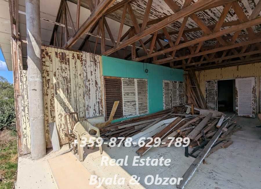 Парцел  в гр.Бяла с разрешение за строеж на къща