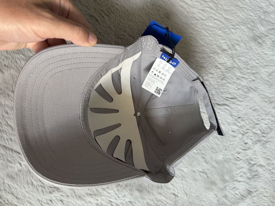 Hugo Jinko sapca unisex grincu logo albastru marime universala noua originala