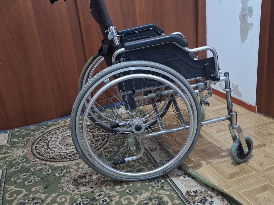 Инвалидная коляска