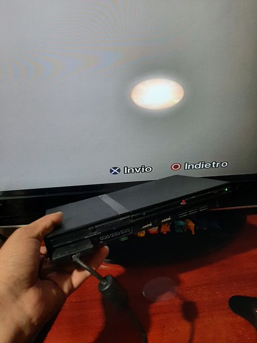 Vând PlayStation 2 slim complet în stare bună