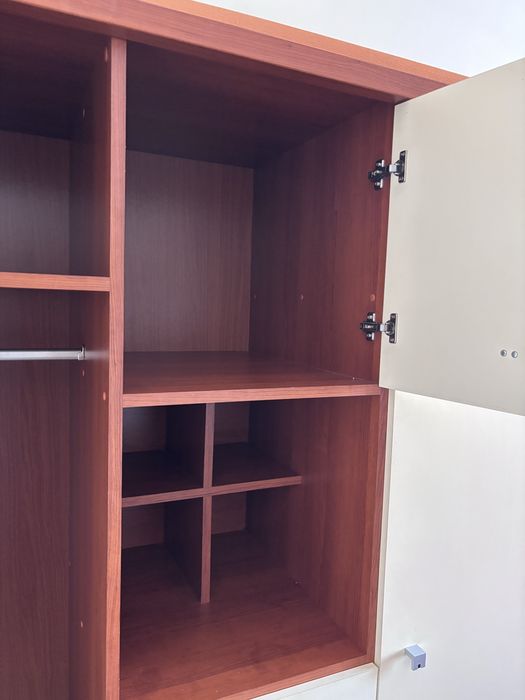 Dulap tip dressing, foarte spațios, stare foarte bună