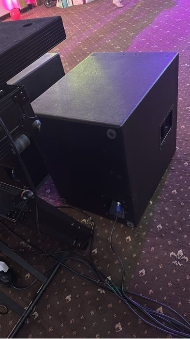 Vand 4 subwoofer pe 18