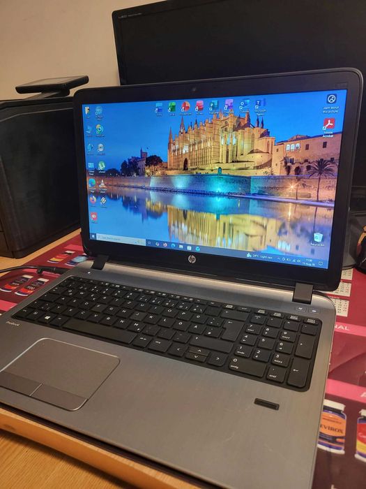 Laptop Asus PRO si HP ProBook cu diverse configurați ideale pentru acasă, proiecte școală și jocuri