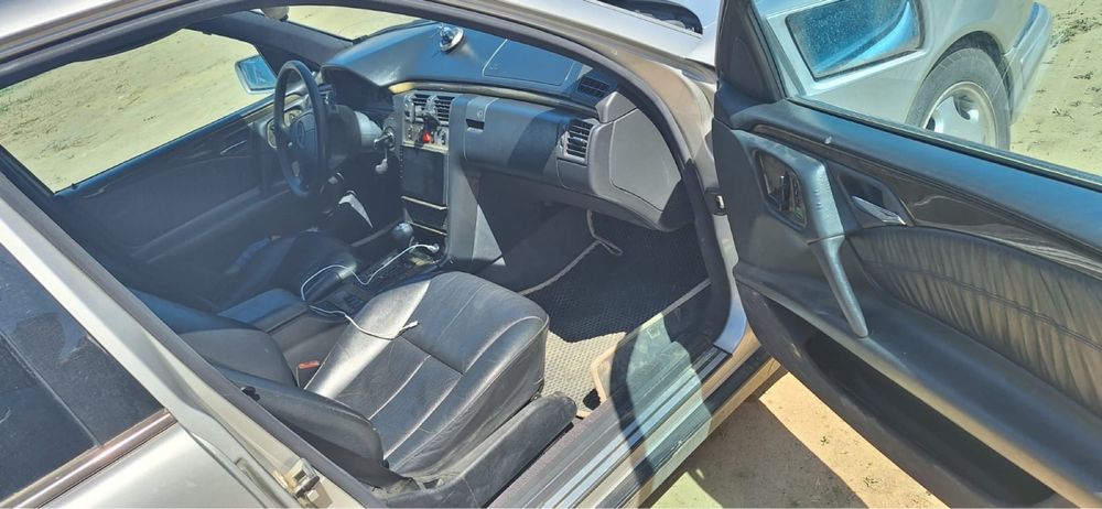 Mercedes Benz 320