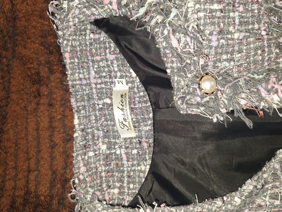 Продается твидовый костюм