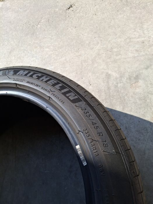 2 Anvelope de vara  235 45 18 Michelin
